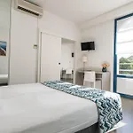 Mercedes Hotel 3*